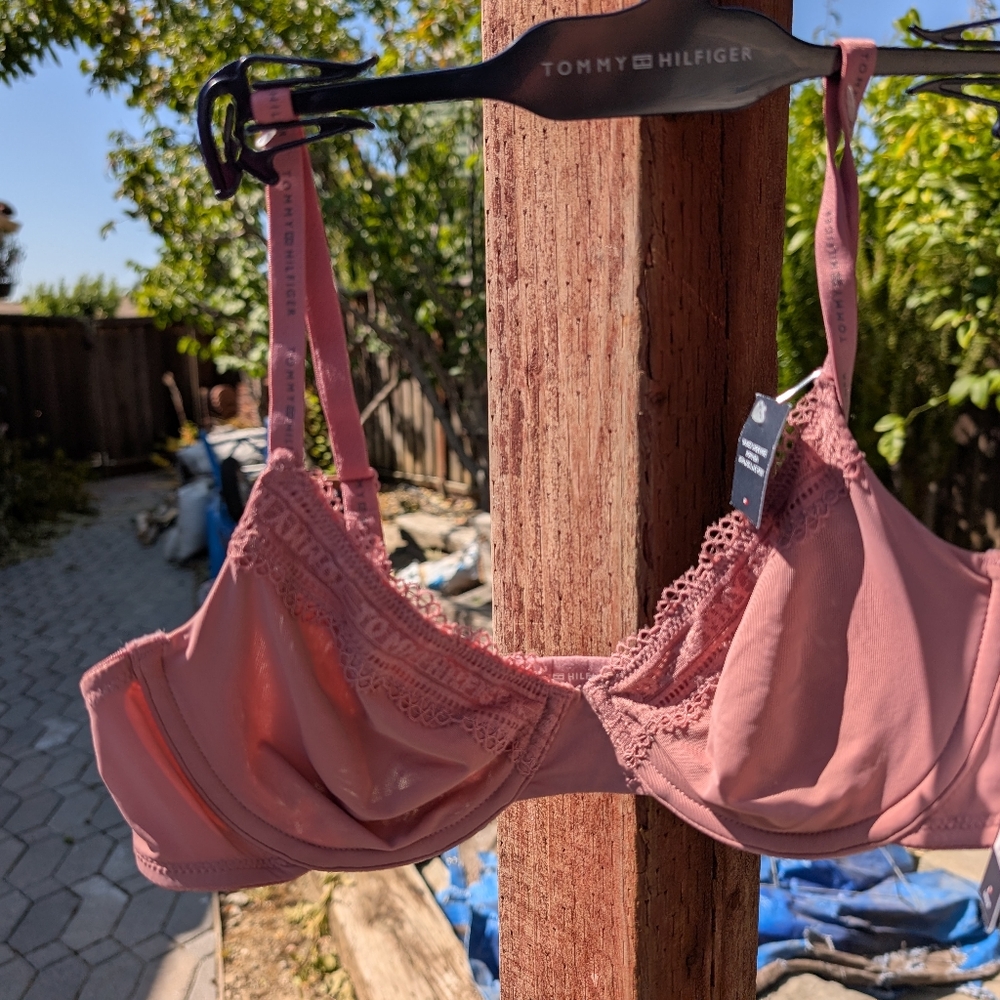 Tommy Hilfiger Women's Pink Lace Bra, Super Cute Color